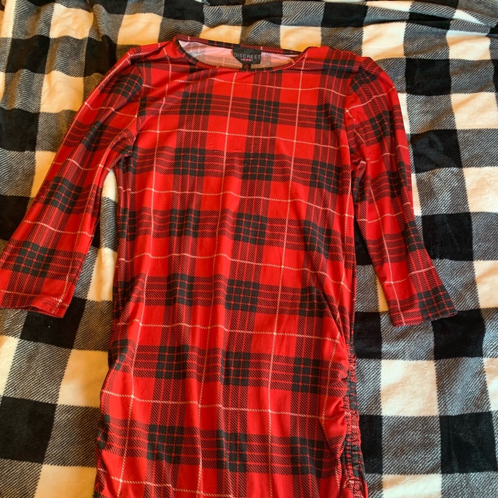 Discreet knee length dress size XL